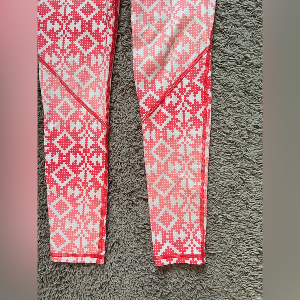 NWOT Nike Dri-Fit High-Rise Pink and White Geometric workout leggings. Size XS. - Picture 3 of 5
